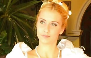 XXX Die Hure nahm das Geld, und offenes Bein altefrauenbeimsex