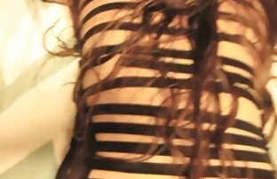 XXX Schöne Frauen schauen sich Kleidung an und machen Sie sich bereit für sexfilme mit reifen frauen ein Date mit einem Liebhaber Sex