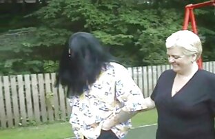 XXX Gekleidete Mädchen wechseln die sex video reife frauen Kleidung in Strand Umkleidekabine